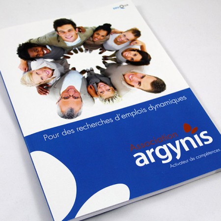 Brochure réalisé par graphic touch