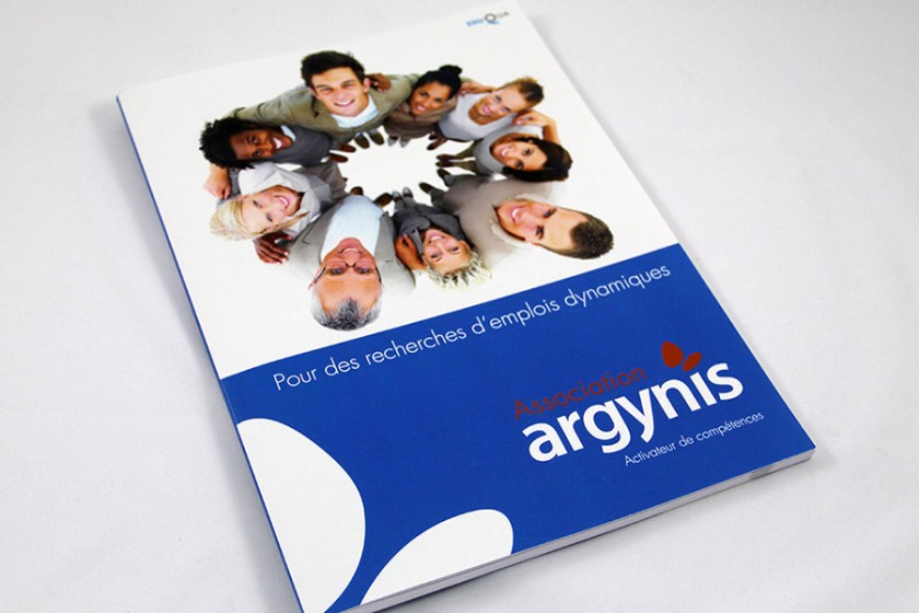 Brochure réalisé par graphic touch